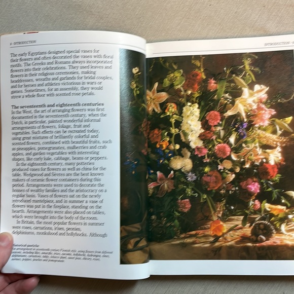 🌈2/$8  Flower Arranging - Picture 10 of 16